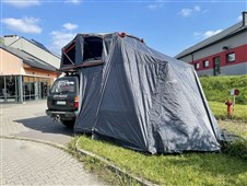 Vestibul ke střešnímu autostanu Escape Family a Family Plus